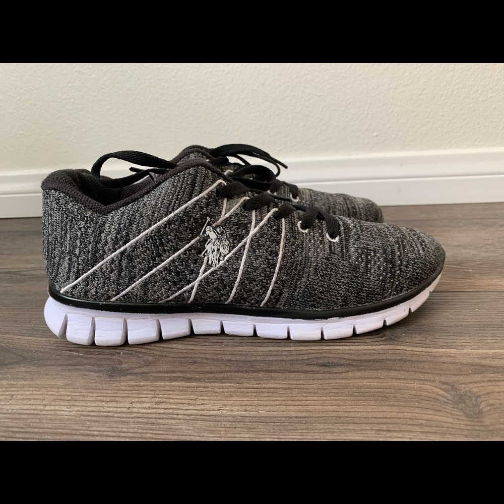 Shoes - Picture 3 of 7